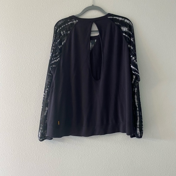 LUCY long sleeve top - Picture 10 of 11